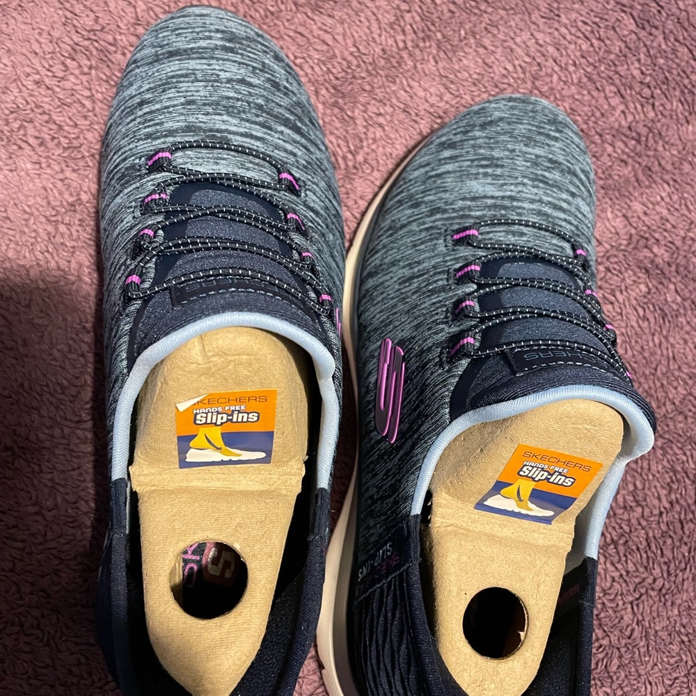 NEW Skechers Women's Hands Free Slip-ins Summits Dazzling Haze Sneaker